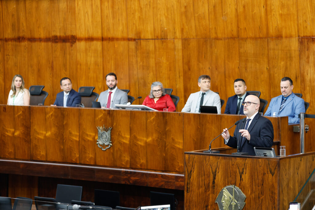 PORTO ALEGRE - RS - BRASIL - 18/09/2025: No Grande Expediente, o deputado Rodrigo Lorenzoni (PP) prestou homenagem aos 60 Anos de Alvorada. Plenário 20 de Setembro. Foto: Raul Pereira / ALRS.